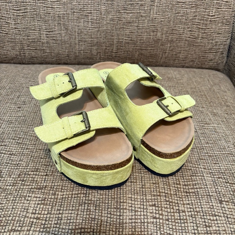 NWOT Bohemian Green Suede Platform Cork Buckle Sandals Size 8